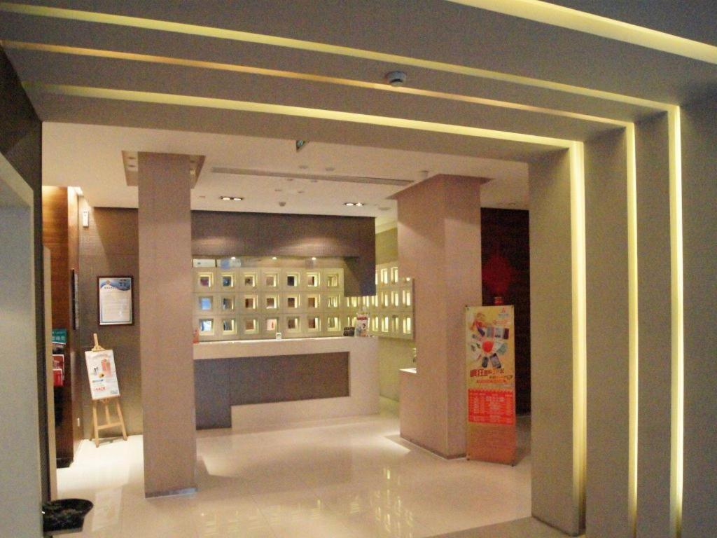 Jinjiang Minsheng Road Metro Station