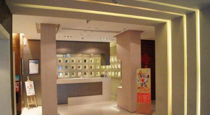 Jinjiang Minsheng Road Metro Station Hotel