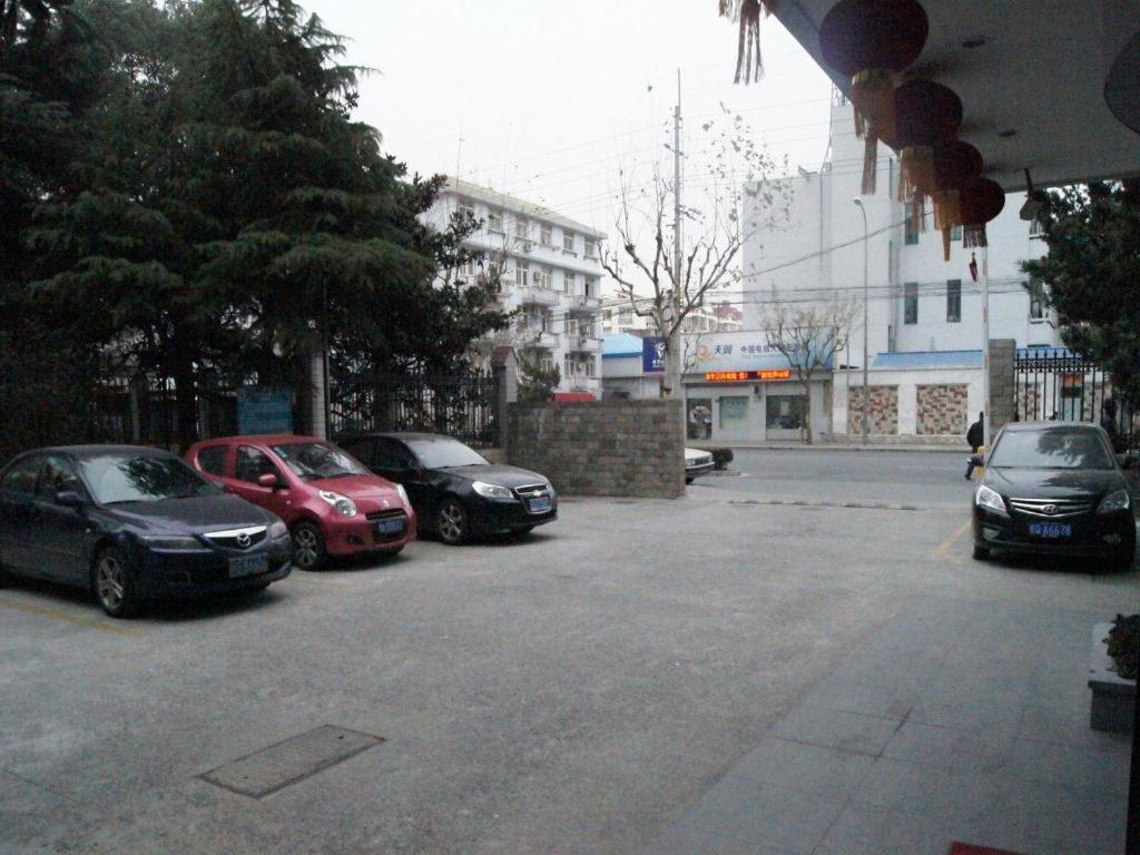 Jinjiang Minsheng Road Metro Station 3*