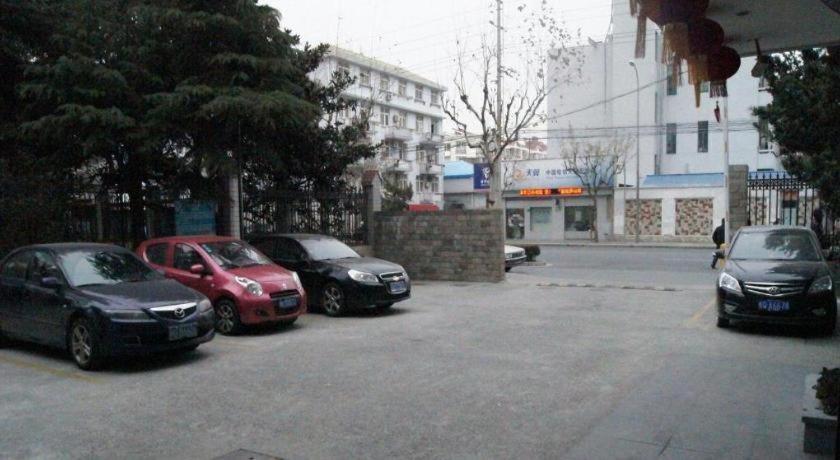 Hotel Jinjiang Minsheng Road Metro Station 3*